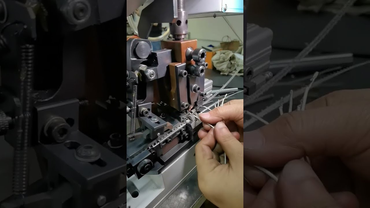双料带端子一次完成剥线压接 #工厂 #机器