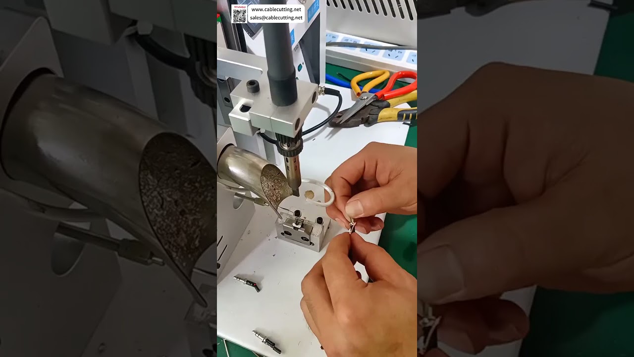 三脚插头自动焊锡机，操作简单，高效焊接，线束装配必备设备